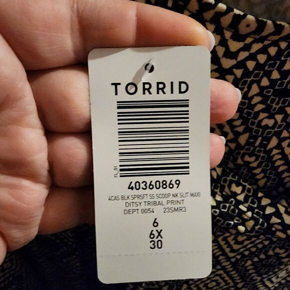 6X 30W Torrid Black Tan Ditsy Tribal Print Maxi Dress Slit Super Soft Stretch NW - Picture 7 of 7